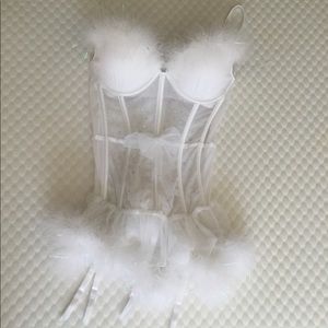BNWT Victoria’s Secret white sexy bustier